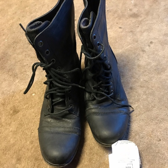 Boots - Picture 2 of 3